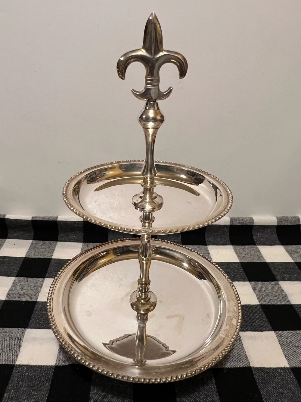 NWT BOMBAY 2 TIER PLATE STAND.